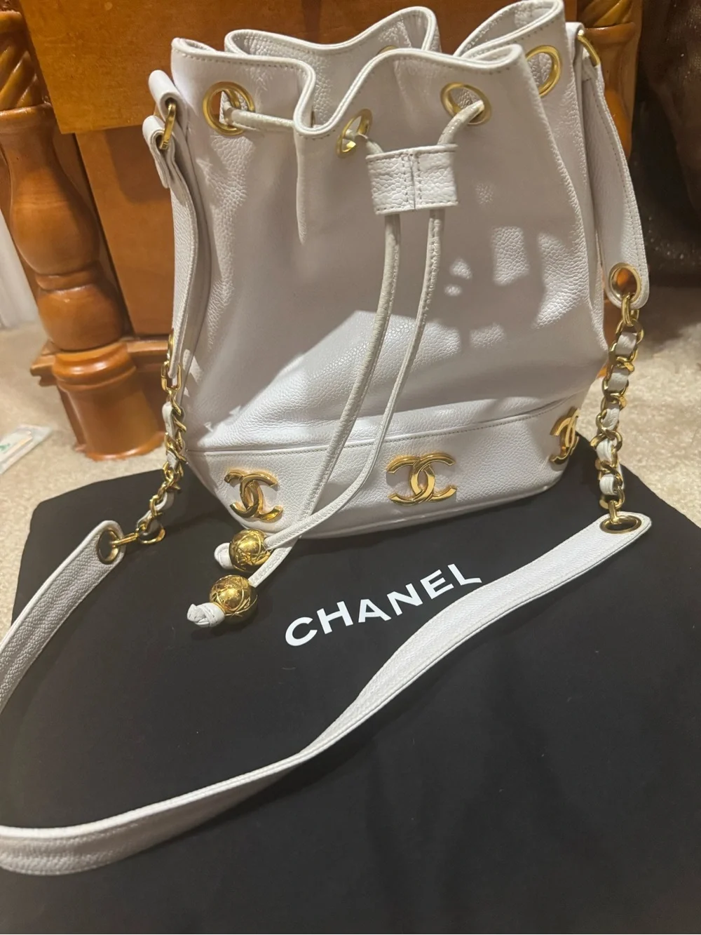 CHANEL White Leather Drawstring Bucket Bag with Gold CC Hardware